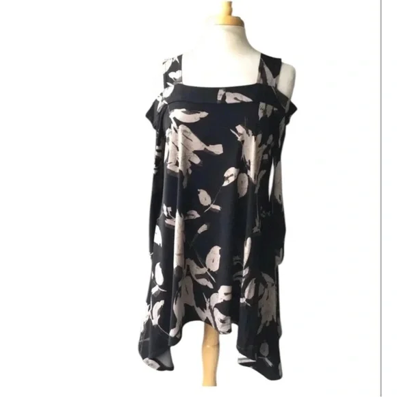 Clara Sun Woo open shoulder tunic black floral asymmetrical hem Size M - Picture 9 of 9